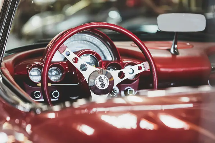 Oldtimer bei der Begutachtung für ein professionelles Wertgutachten